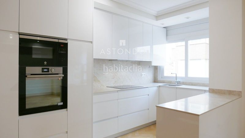 Foto be9ab125-cf21-4893-958b-a44ed81b9d19. Rent flat with heating parking pool in Pinar del Rey Madrid