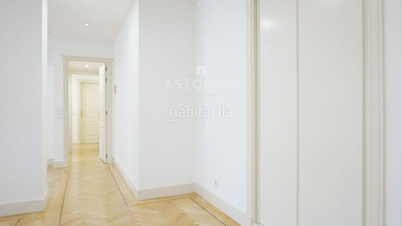 Foto ef1724d8-5f1c-4605-bc63-97202e7ebe6c. Rent flat with heating parking pool in Pinar del Rey Madrid