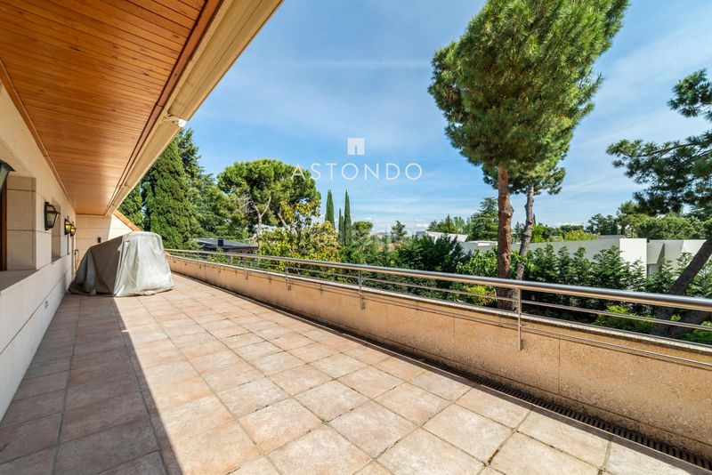 Foto 2575ca5d-2a76-49a9-b34f-a003763e224f. Casa amb calefacció aparcament piscina a Conde Orgaz - Piovera Madrid