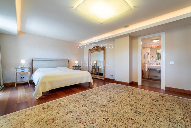 Foto 79e207d3-e959-4dd3-83db-eb4dd7816eaf. Casa amb calefacció aparcament piscina a Conde Orgaz - Piovera Madrid