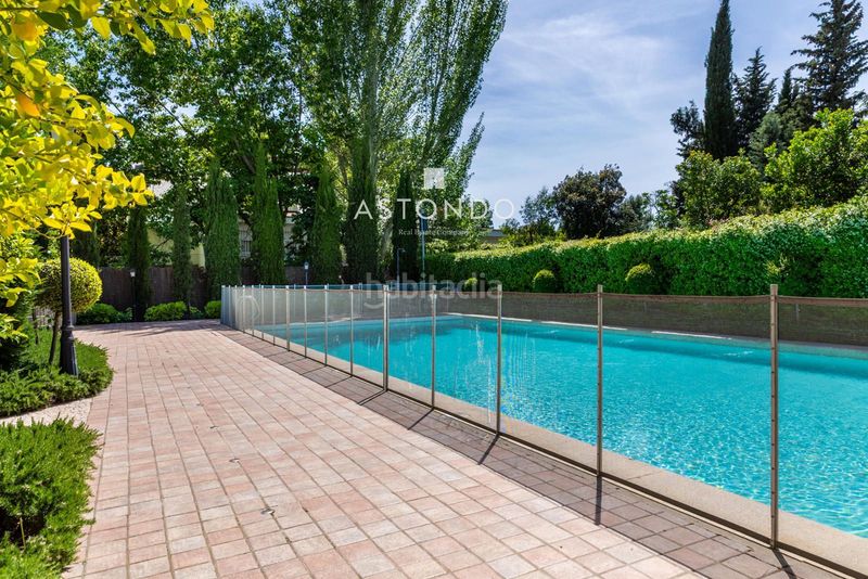 Foto 99fbcc3c-db06-44a6-8a06-e4704a2d3c58. Casa amb calefacció aparcament piscina a Conde Orgaz - Piovera Madrid
