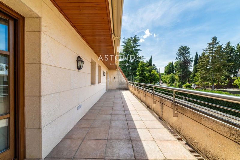 Foto ddc243c2-131b-4c75-b142-ca3d2d55d0be. Casa amb calefacció aparcament piscina a Conde Orgaz - Piovera Madrid