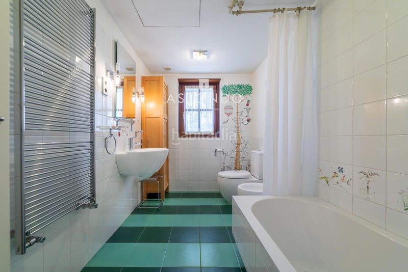 Foto e4669df8-0728-4565-bcdc-159f668e2f7e. Casa amb calefacció aparcament piscina a Conde Orgaz - Piovera Madrid