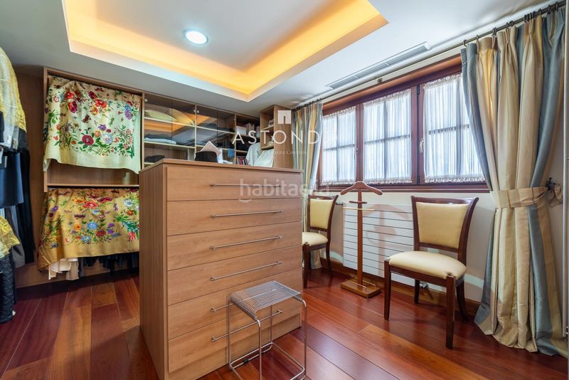 Foto f3bdbc59-f3ce-4f72-859f-62546616a2ad. Casa amb calefacció aparcament piscina a Conde Orgaz - Piovera Madrid