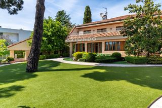House in Conde Orgaz - Piovera. Chalet único en venta en el exclusivo barrio de conde orgaz. con