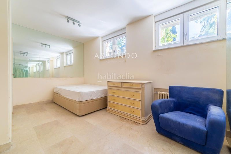 Foto 0d5eff2d-2c9a-4f33-9c1d-5e8d7a96b3b1. Casa amb calefacció aparcament piscina a Conde Orgaz - Piovera Madrid