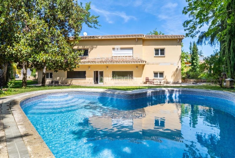 Foto 9760eb30-8e95-48f1-bb21-e8e24c9c9e48. Casa amb calefacció aparcament piscina a Conde Orgaz - Piovera Madrid