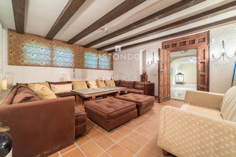 Foto c064d5d6-a869-4325-8d05-f1890cbcbccd. Casa amb calefacció aparcament piscina a Conde Orgaz - Piovera Madrid