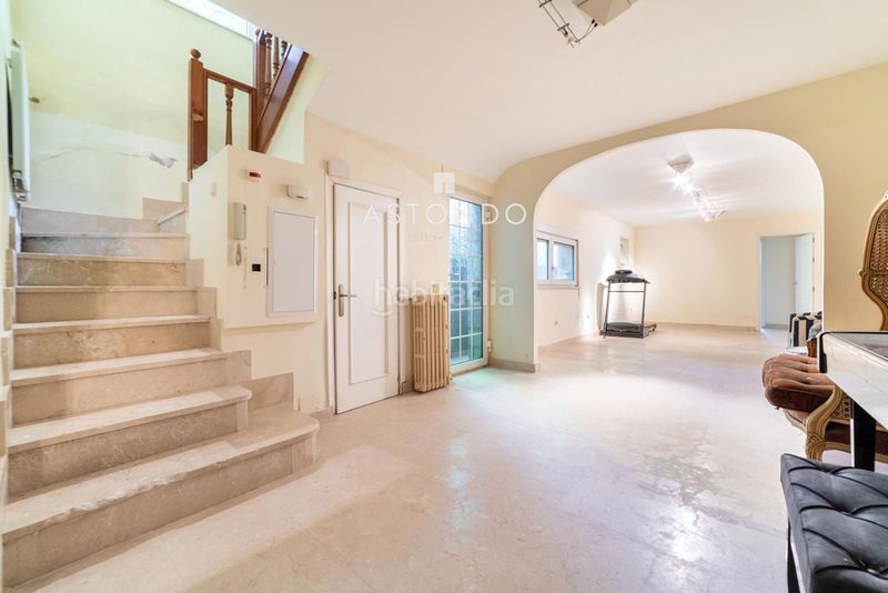 Foto c1419a2a-1f2b-4028-8787-b3821be5b043. Casa amb calefacció aparcament piscina a Conde Orgaz - Piovera Madrid