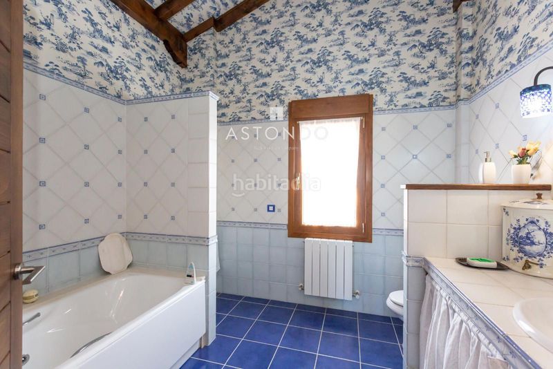 Foto 9e7acd84-9e92-43d6-8ac3-39d81736c4e6. Casa amb calefacció aparcament a Ajo Bareyo