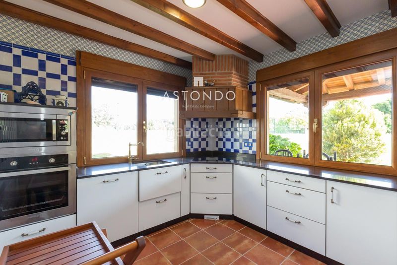 Foto ae599421-17b7-49cf-a7cf-8a3424e6400d. Casa amb calefacció aparcament a Ajo Bareyo