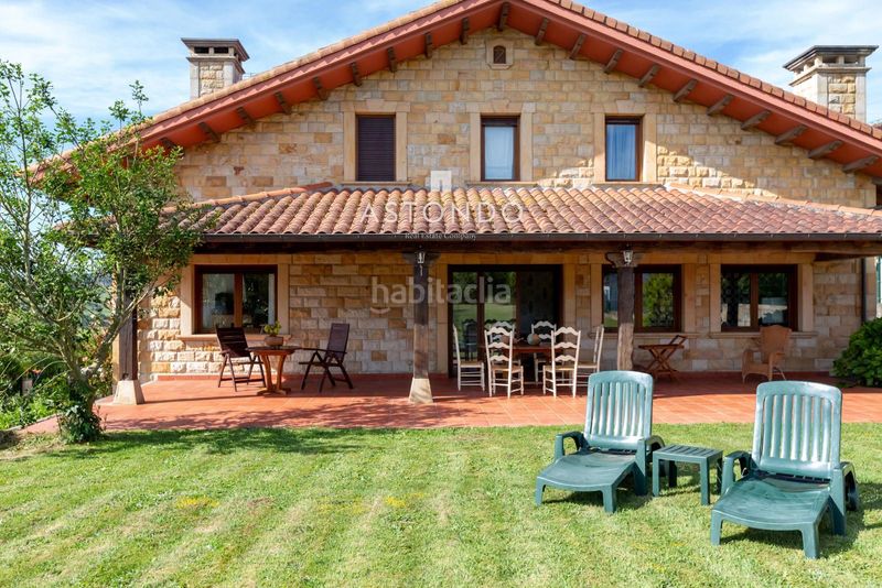 Foto b9e59aaa-9d6e-43d8-a1ff-92c31baaeec3. Casa amb calefacció aparcament a Ajo Bareyo