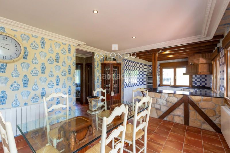 Foto cef8f41a-c95a-4e30-a3b4-7a7b85cb5d4e. Casa amb calefacció aparcament a Ajo Bareyo