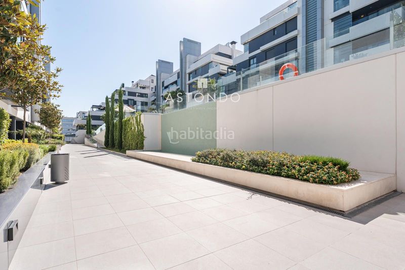 Foto 72a47f58-1bf3-44ca-b6a5-33a311643d2d. Rent flat with heating parking pool in Palomas Madrid