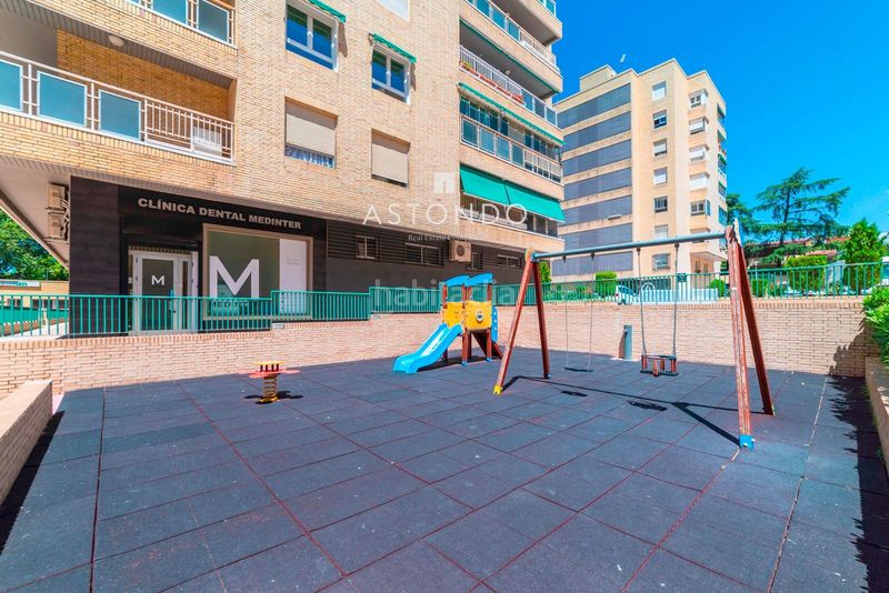 Foto 41bf46f1-e41f-436d-81ef-86078bcff2c4. Rent flat with heating parking in Apóstol Santiago Madrid