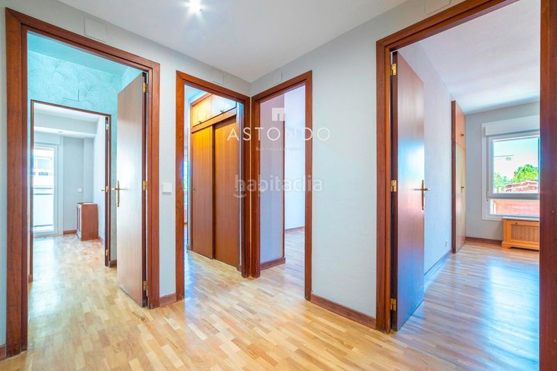 Foto 41e8b6a2-1551-4d4a-8565-5e1043dcc4cd. Rent flat with heating parking in Apóstol Santiago Madrid