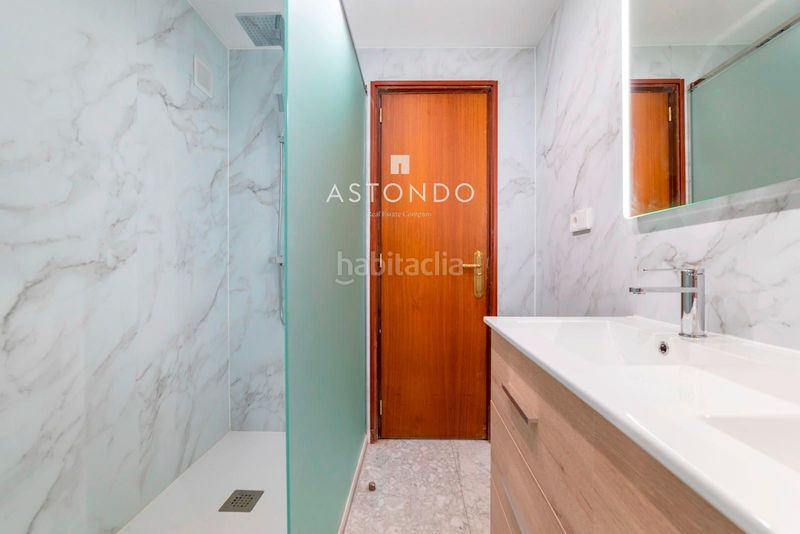 Foto 729a427c-c316-43d0-85b9-954905c78d65. Rent flat with heating parking in Apóstol Santiago Madrid