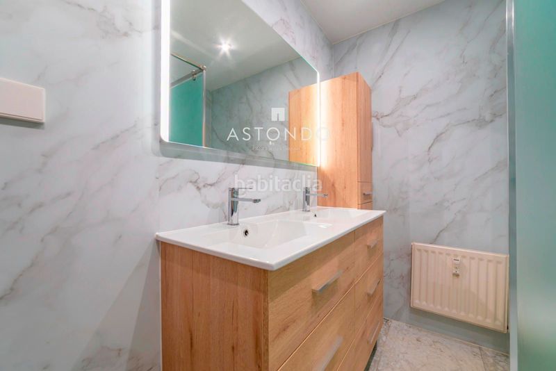 Foto c15cb666-cb1b-40c1-a346-47e825c49ed5. Rent flat with heating parking in Apóstol Santiago Madrid