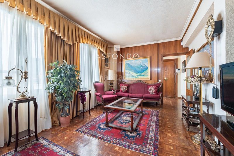 Foto 0386a7bd-d1c7-4c76-83f1-4c55a15b6719. Flat with heating in Valdeacederas Madrid