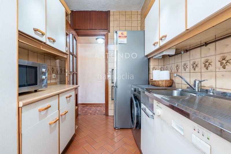 Foto 3cc7e996-0e7d-4534-b42d-cde00a0c56d2. Flat with heating in Valdeacederas Madrid