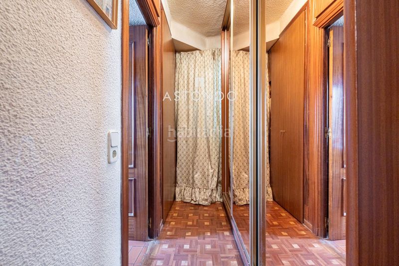 Foto 82b09f3b-189c-4761-956e-b940c890c822. Flat with heating in Valdeacederas Madrid