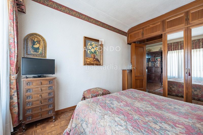Foto 8f0b5fe9-c8f4-4b9d-a891-39f2ec8788d6. Flat with heating in Valdeacederas Madrid