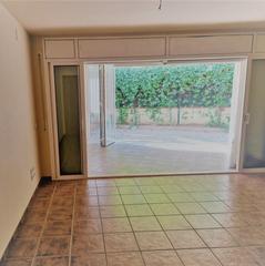 Flat  Augusta. Piso en planta baja con jardn privado en via augusta. salou