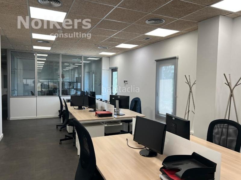 Foto 792574c5-db0c-4dde-abab-e3e424a6d1eb. Lloguer nau industrial amb calefacció a El Pla Sant Feliu de Llobregat