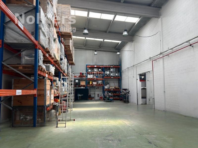 Foto 25362b8b-17f3-4eb3-9457-89830ddba0b0. Miete fabrikhalle mit heizung in El Pla Sant Feliu de Llobregat