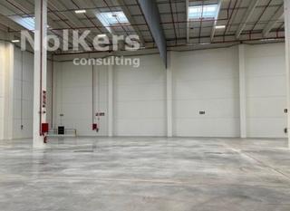 Miete Fabrikhalle in Centre. Nave corporativa con instalaciones en l' hospitalet de llobregat