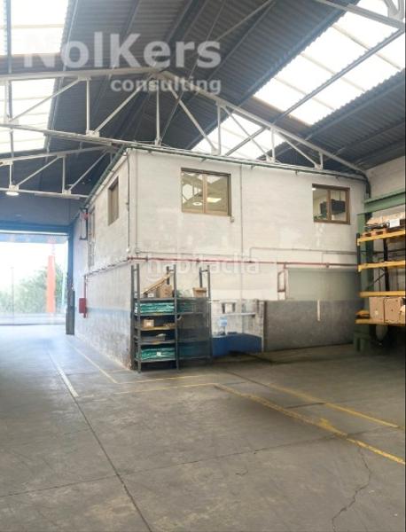 Foto 95c031f4-9680-42c3-83f8-470dbca39a49. Industrial building with heating in Polinyà