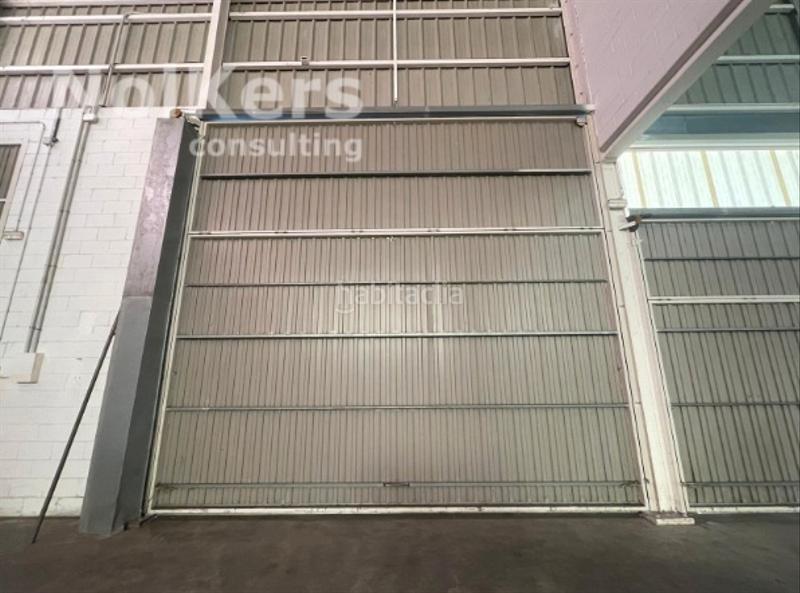 Foto 870018dc-b8b0-4cec-90f4-f31b10e3bf54. Rent industrial building in Papiol (El)
