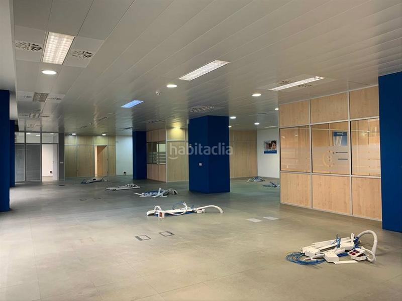 Foto 9bd7089d-ca73-4df9-942e-ebf0b285ed8d. Rent office space with heating parking in Besòs - Maresme Barcelona