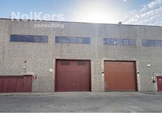 Lloguer Nau industrial a Centre-Eixample-Can Llobet. Nave con instalaciones completas