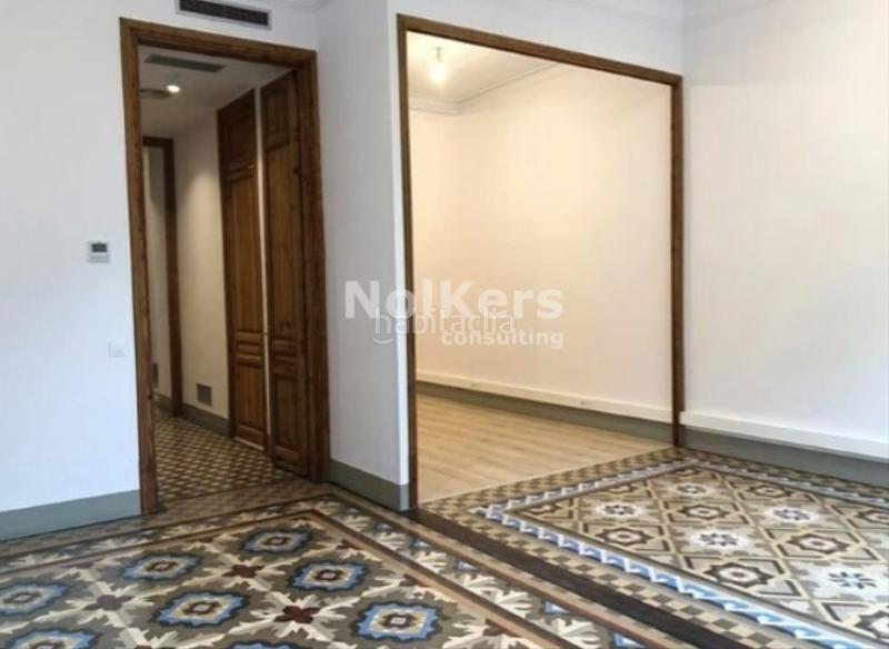 Foto b9d4fd13-6463-4a51-98c4-7b6a1214ed35. Location bureau avec chauffage dans Dreta de l´Eixample Barcelona