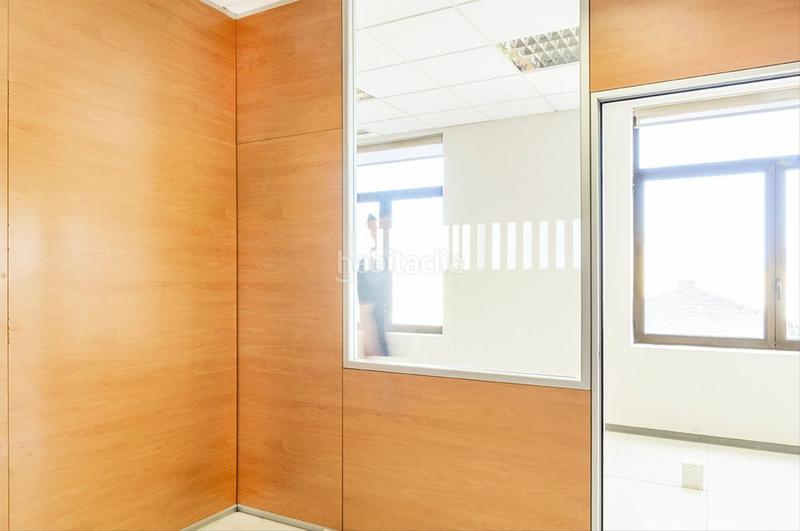 Foto 4b3bca75-4d50-4bcc-9fc0-40f8923b4cbb. Affitto ufficio con riscaldamento parcheggio in Gòtic Barcelona