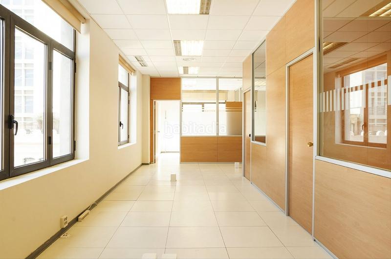 Foto 94751872-ab44-44d9-acb6-7037c3cddb8b. Affitto ufficio con riscaldamento parcheggio in Gòtic Barcelona