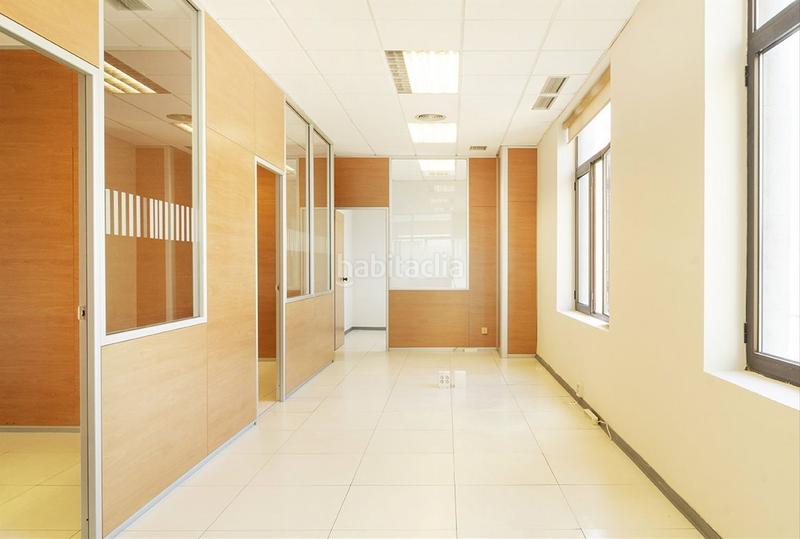 Foto ad3960ce-94c4-494f-aa83-c099bea97738. Affitto ufficio con riscaldamento parcheggio in Gòtic Barcelona