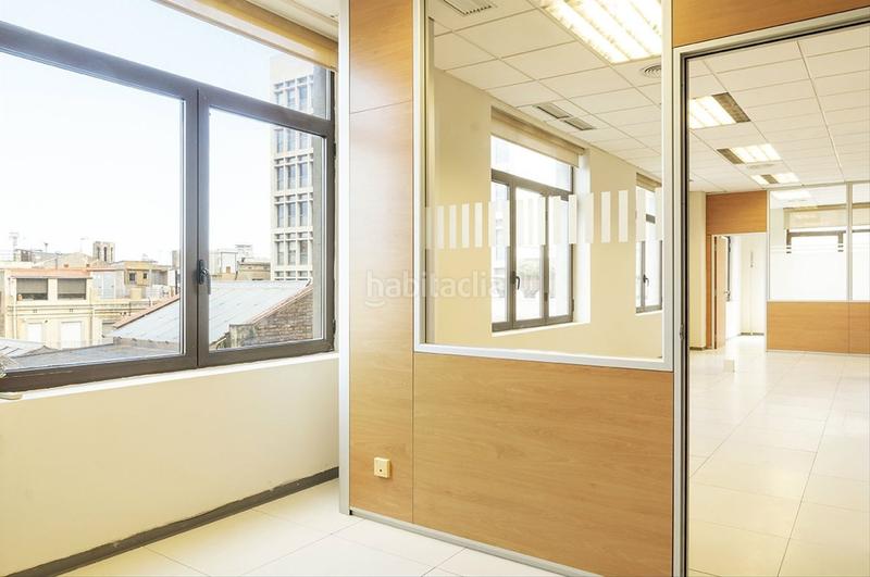 Foto a17c8d5a-d6f8-409c-8aa1-8122d346ac3c. Alquiler oficina  plaza cataluña en Gòtic Barcelona