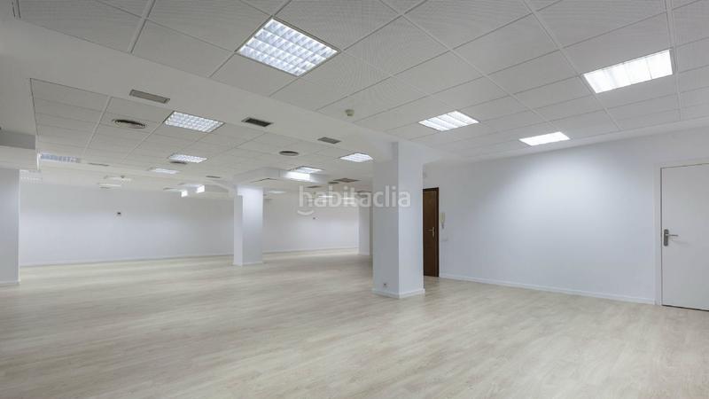 Foto 6e460aac-7250-4825-b192-ac9f5be04de5. Rent office space with heating in Sant Antoni Barcelona