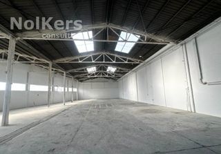 Fabrikhalle in Zona Industrial