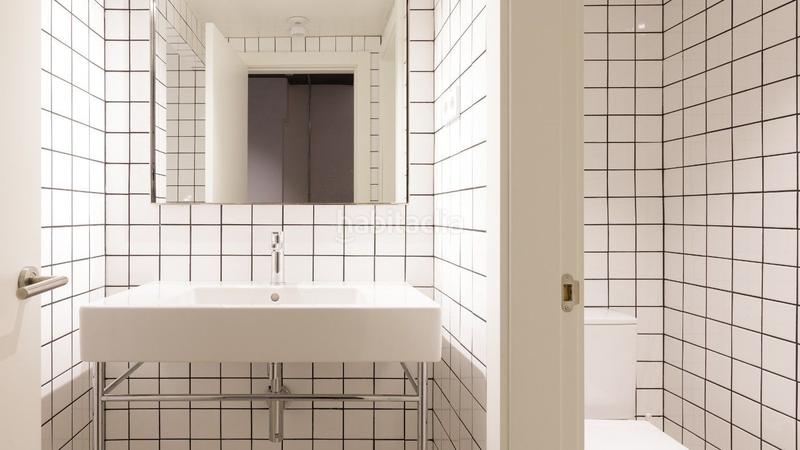 Foto e6c10b05-de21-43a2-b2d7-b41acee3cf1e. Rent office space with heating parking in Putget - Farró Barcelona