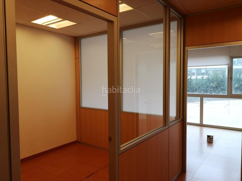 Foto f17f953a-3ce5-4e72-af02-2004f172163d. Location bureau avec chauffage parking dans Roquetes-Can Magí Sant Cugat del Vallès