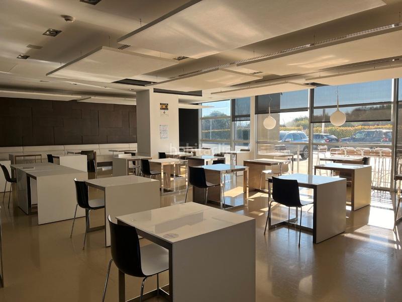 Foto 4bf11343-fc24-4432-83e2-cdb50c7244f3. Location bureau avec chauffage parking dans Volpelleres Sant Cugat del Vallès