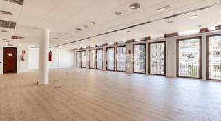 Location Bureau  Carrer de valència. Oficina en alquiler eixample