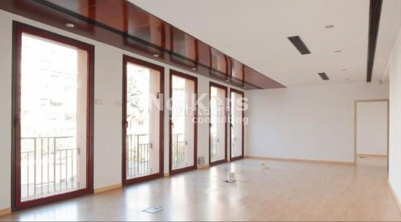 Foto 3872683d-6654-4801-955b-6cfc67993873. Rent office space with heating in Dreta de l´Eixample Barcelona