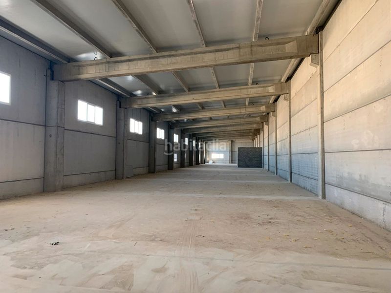 Foto 53a5e0b4-a534-4e3a-952a-e4506b26aaaa. Alquiler nave industrial nave con muelles de carga en Celrà