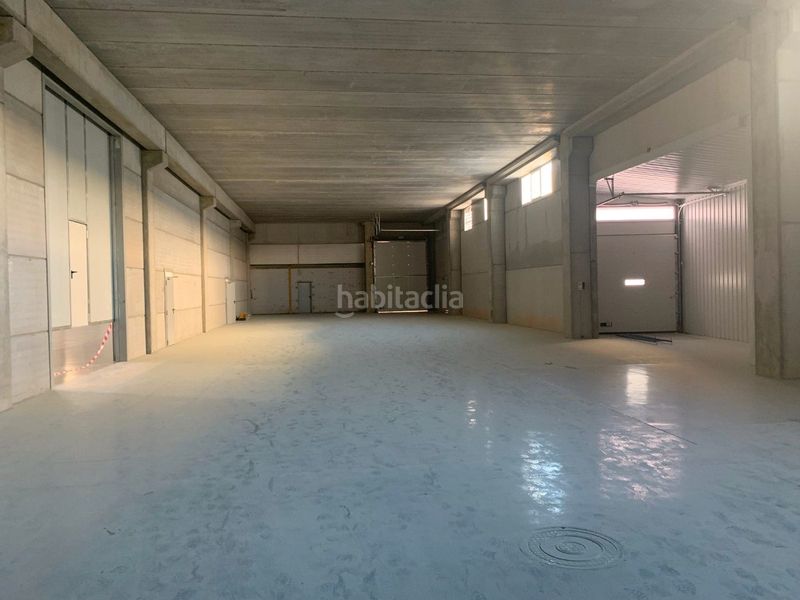 Foto 9899fce6-5079-4a28-9f01-f500a9f9db65. Alquiler nave industrial nave con muelles de carga en Celrà