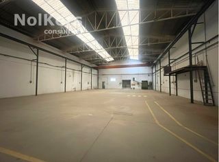 Lloguer Nau industrial  Travessía prat de la riba. Nave con puente grua en sant climent de llobregat