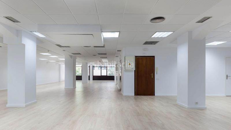 Foto 2943e4cf-b21c-4e88-94e1-5c8b0bfab99a. Rent office space with heating in Sant Antoni Barcelona